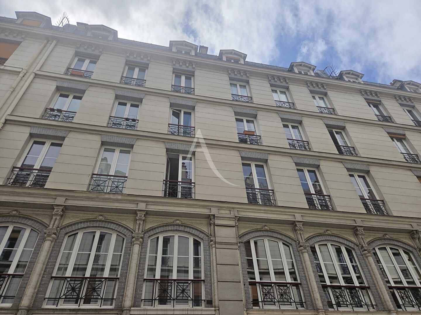 Agence immobilière de l'Adresse Voltaire