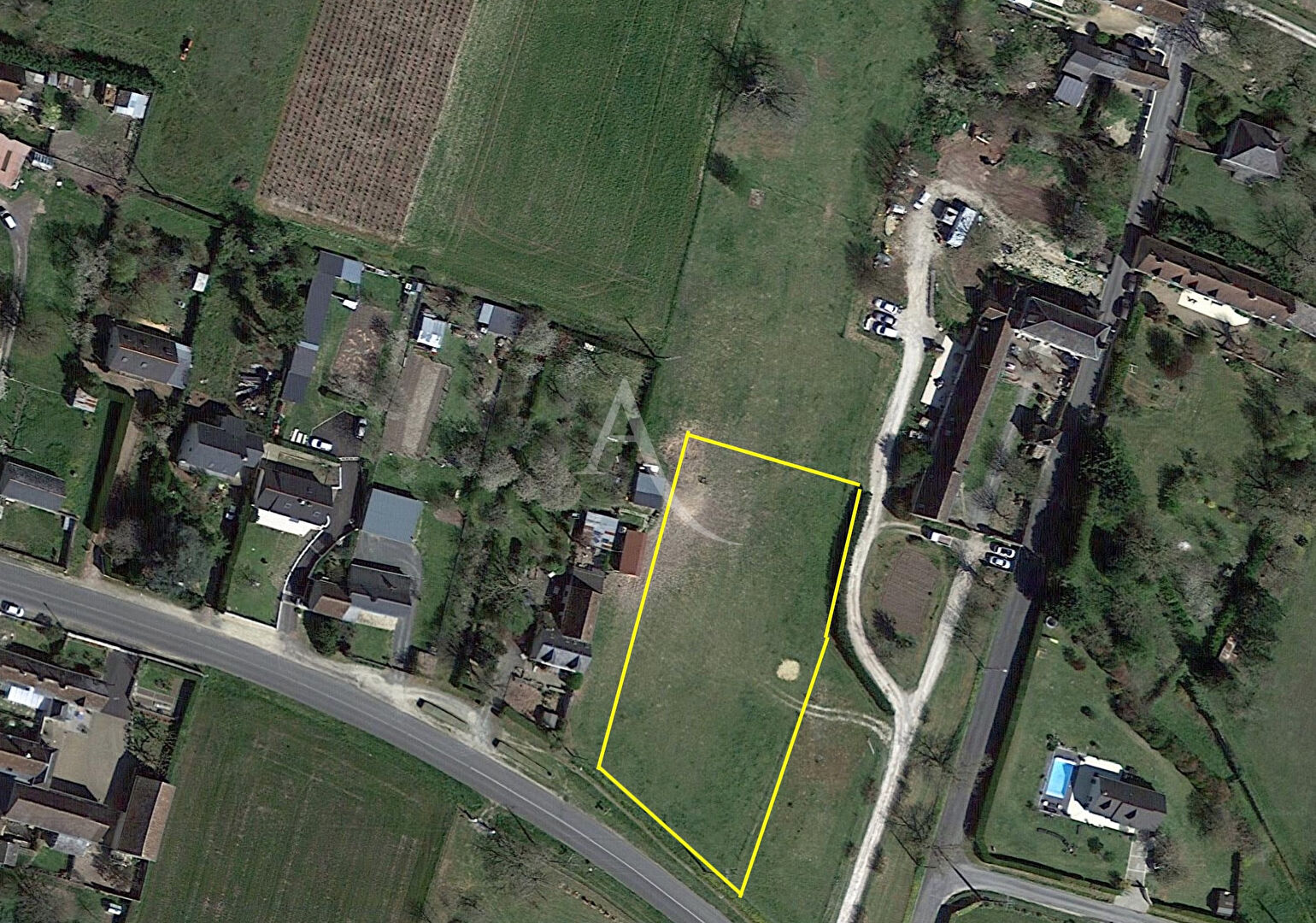 Très belle parcelle de 4209 m2 à La Croix en Touraine, 37150