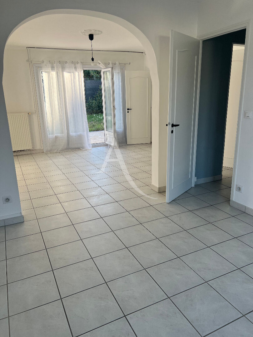 Photo Maison Checy 4 pièce(s) 92 m2 image 3/6