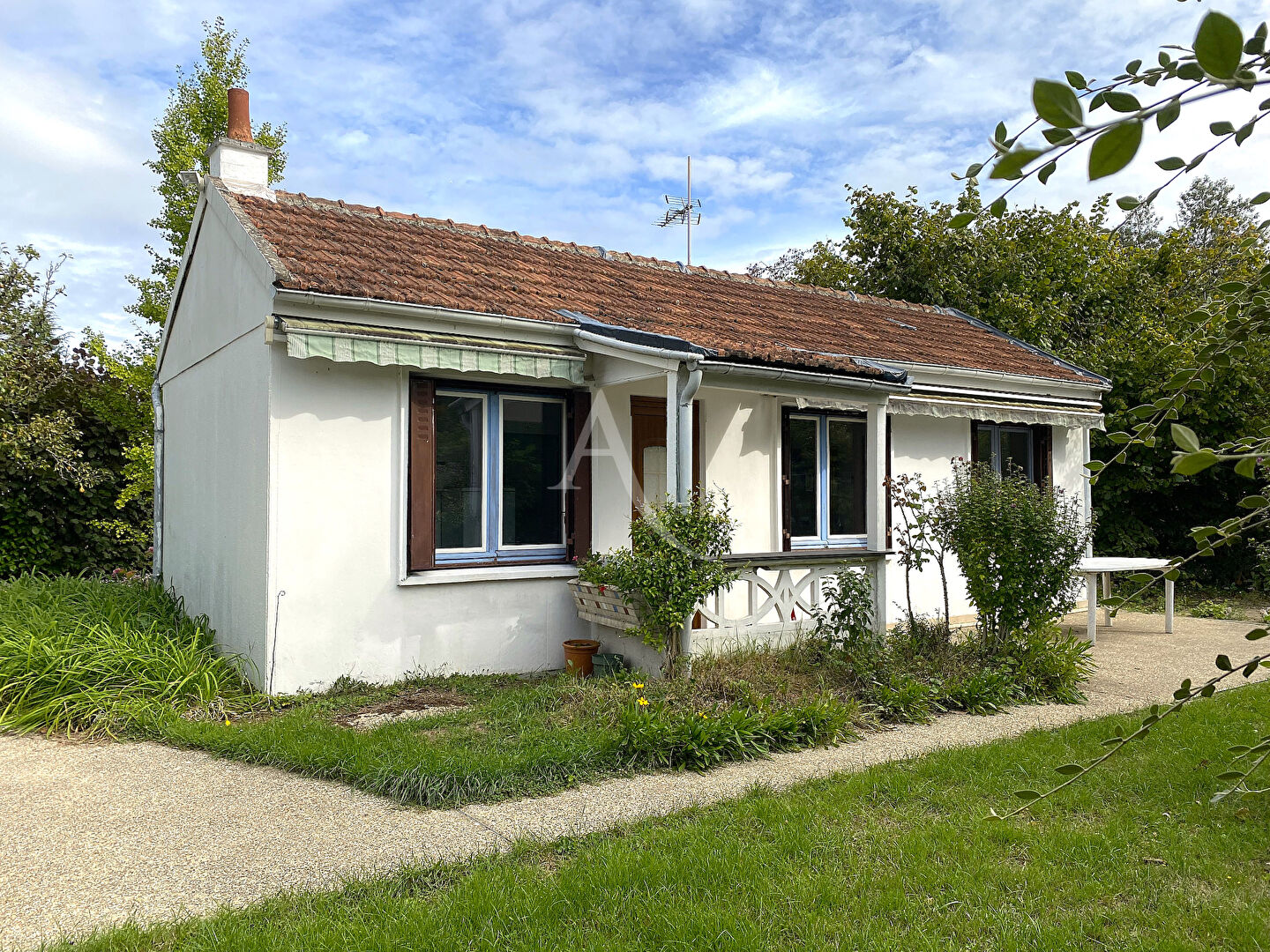 Maison Donnery avec 1686 m² de terrain