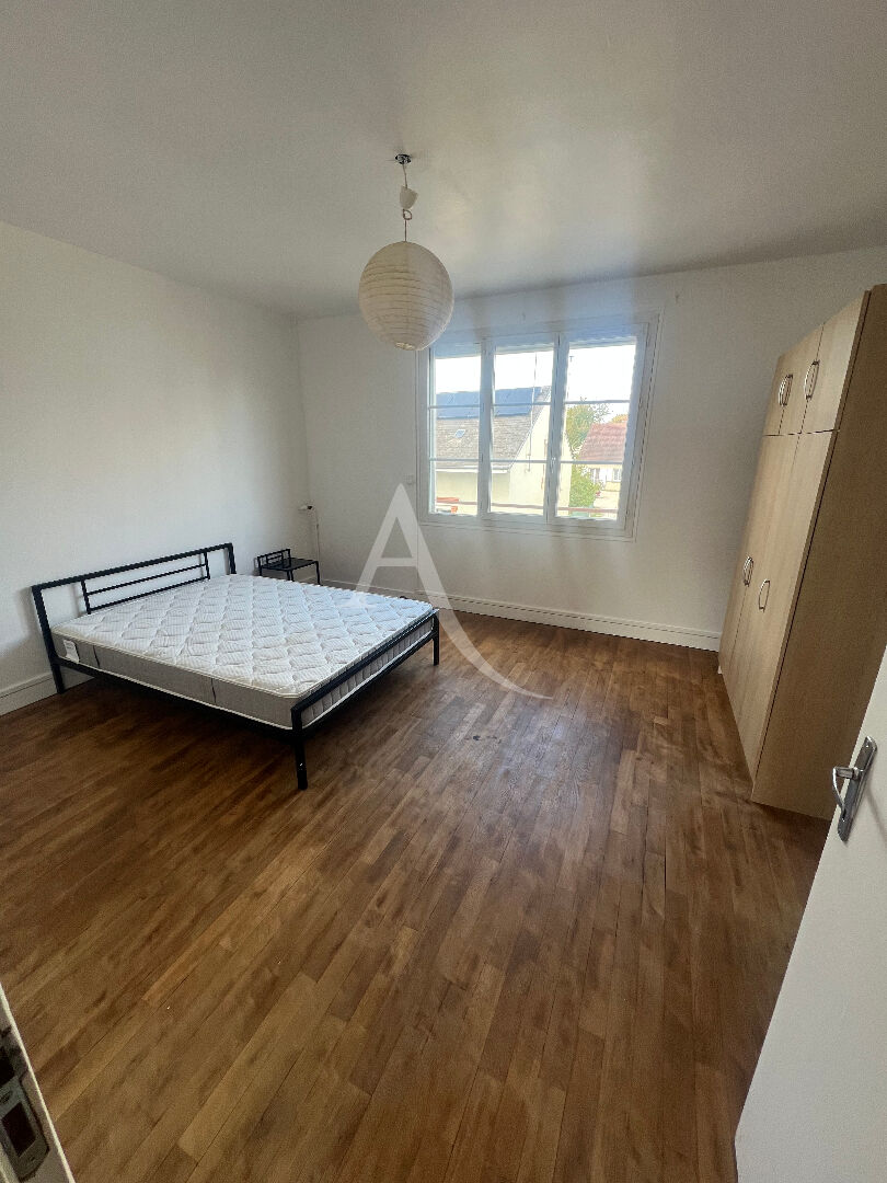 Chambre meublée limite  Saran   1 pièce(s) 10 m2