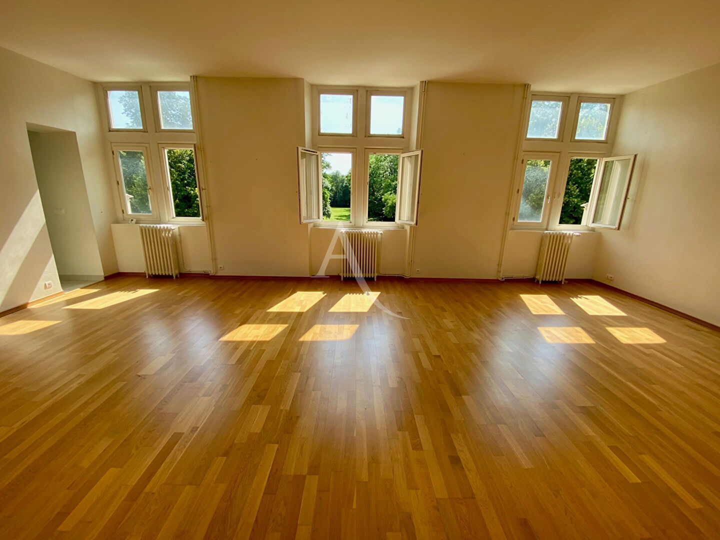 Agence immobilière de 
 CABINET CHESNEAU - CABINET CHESNEAU - Orléans 
