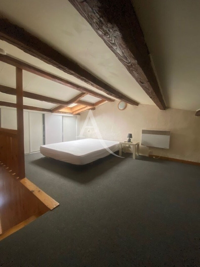 Photo Studio meublé centre ville de la Rochelle. image 2/4