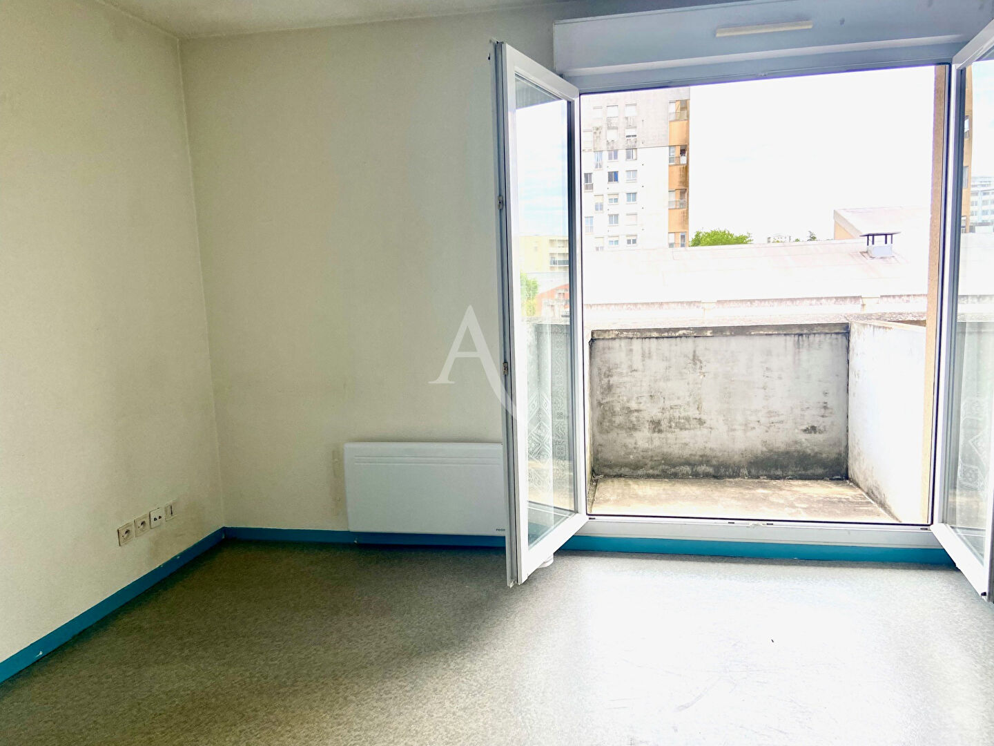 Photo Spécial investisseur ! Studio avec balcon . image 5/6