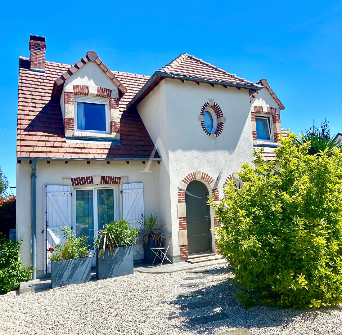 Agence immobilière de 
 CABINET CHESNEAU - CABINET CHESNEAU - Orléans 
