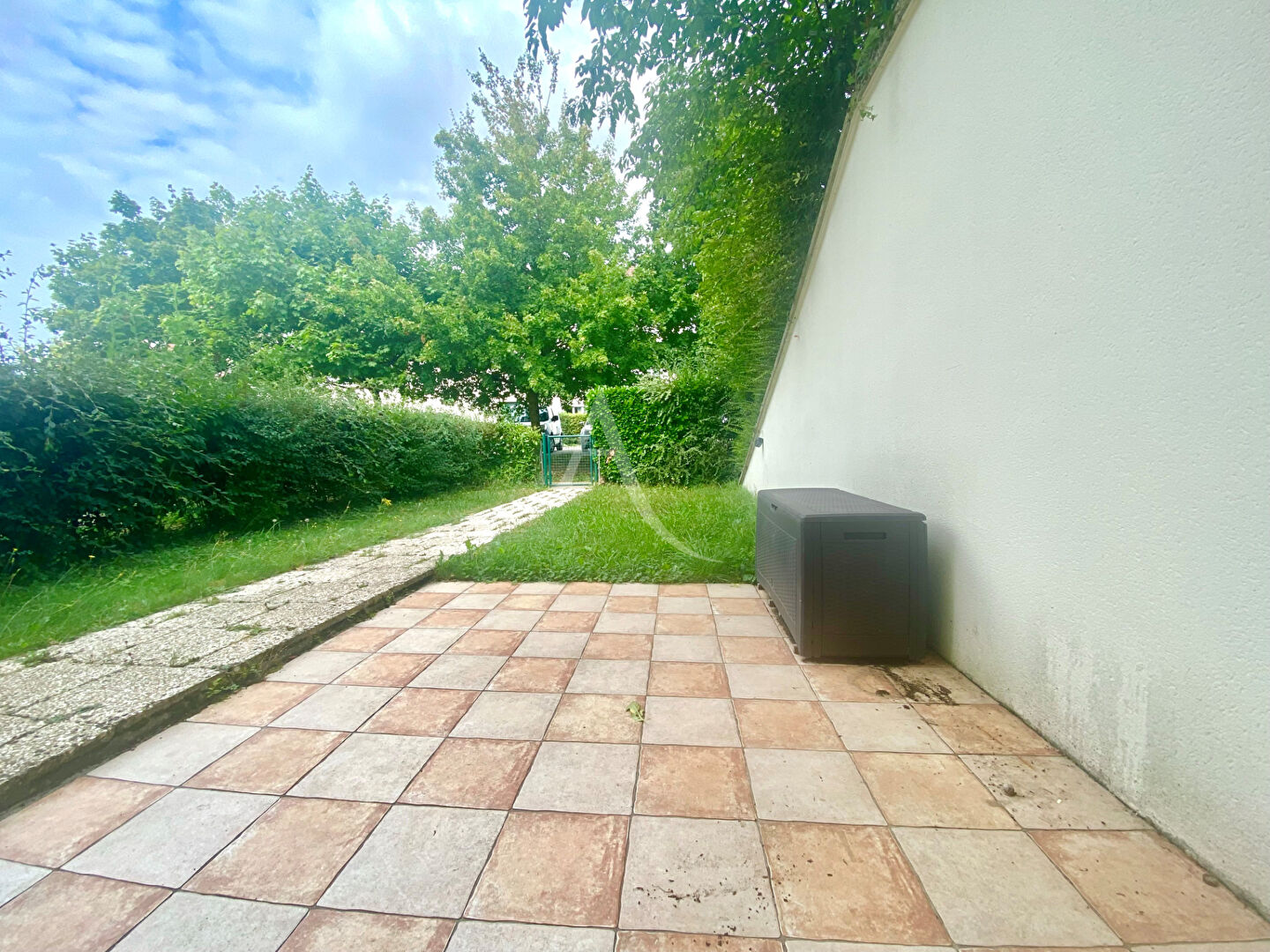 Photo Bords de Loire T1,  jardin et terrasse image 1/6
