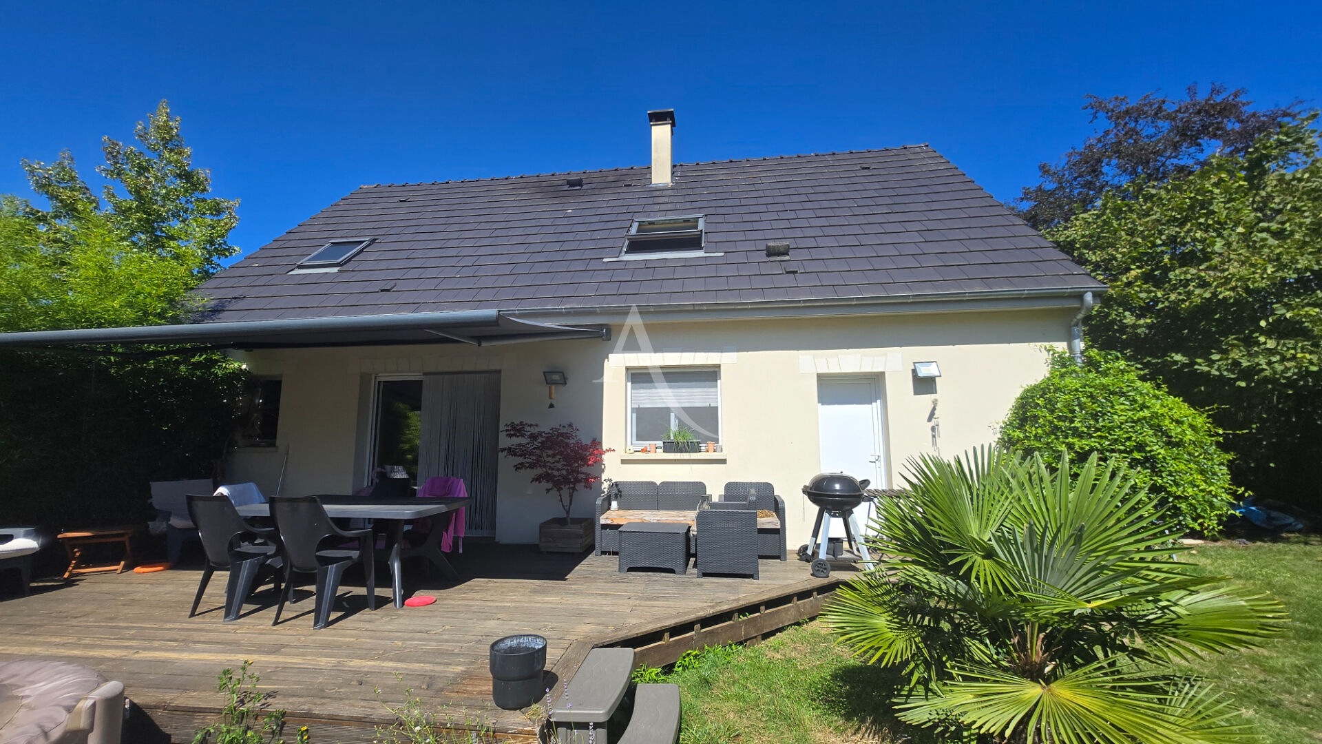 Maison familiale, clés en main à  Sandillon.