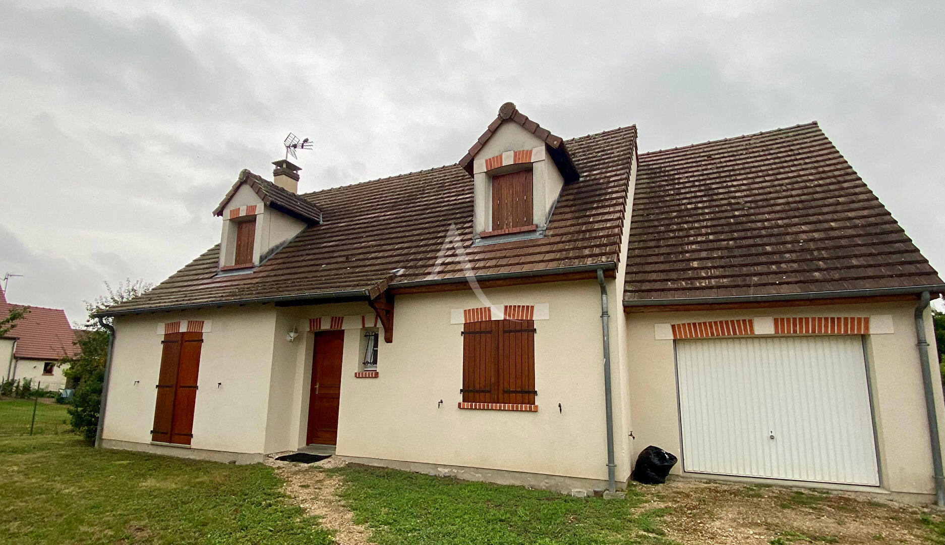 Maison Sandillon 6 pièce(s) 121 m2