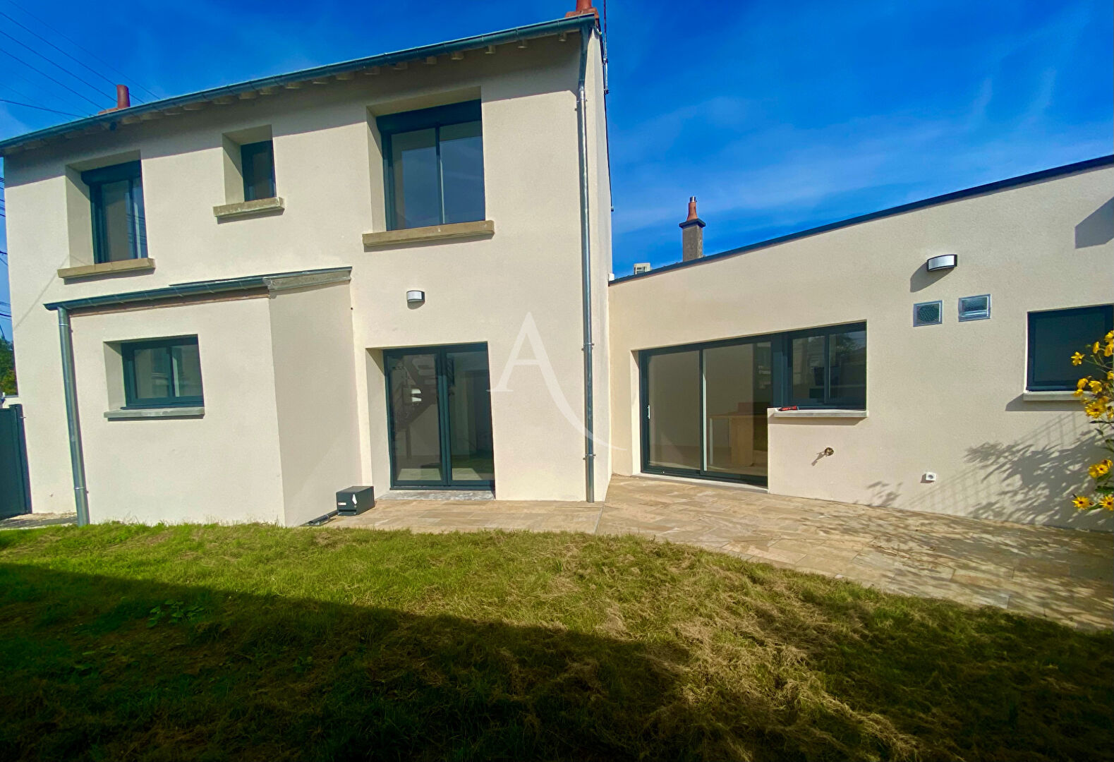 Agence immobilière de 
 CABINET CHESNEAU - CABINET CHESNEAU - Orléans 
