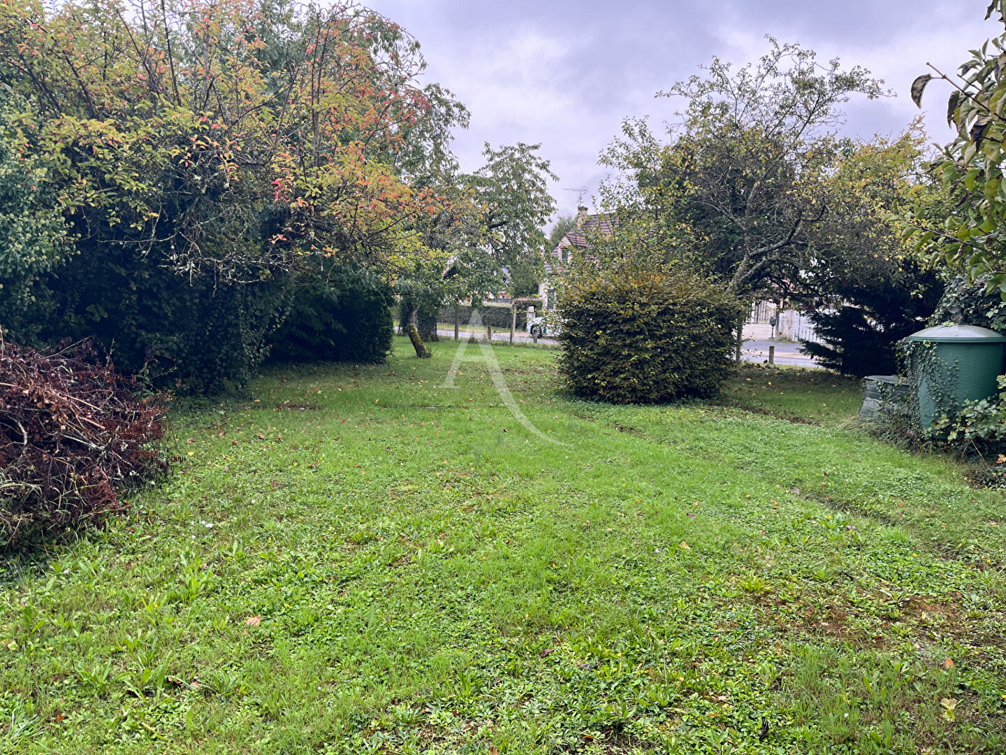 Photo CHECY AU CALME TERRAIN A BATIR image 3/4
