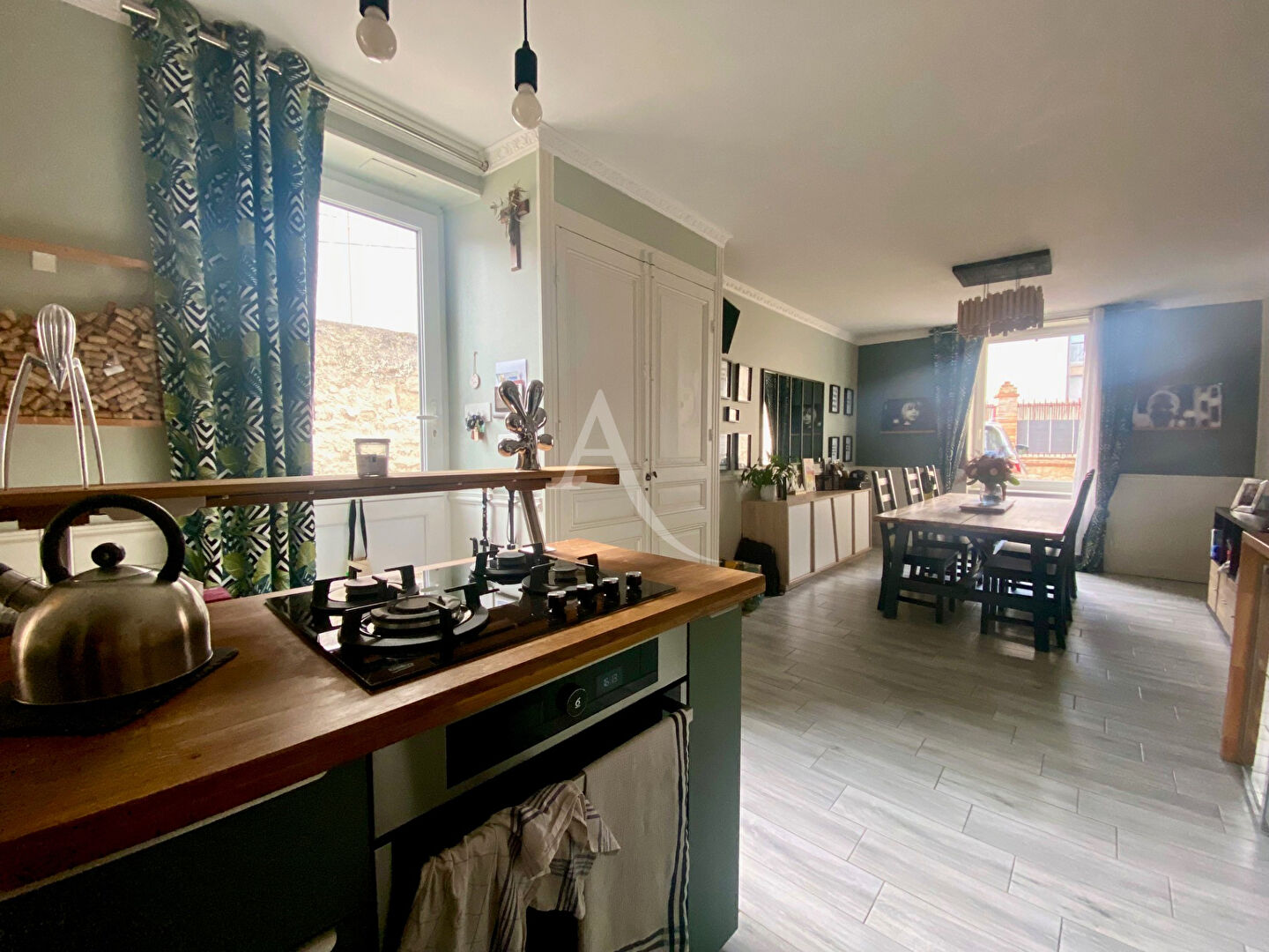 Maison Orleans proche Boulevard Chateaudun  avec grand jardin .