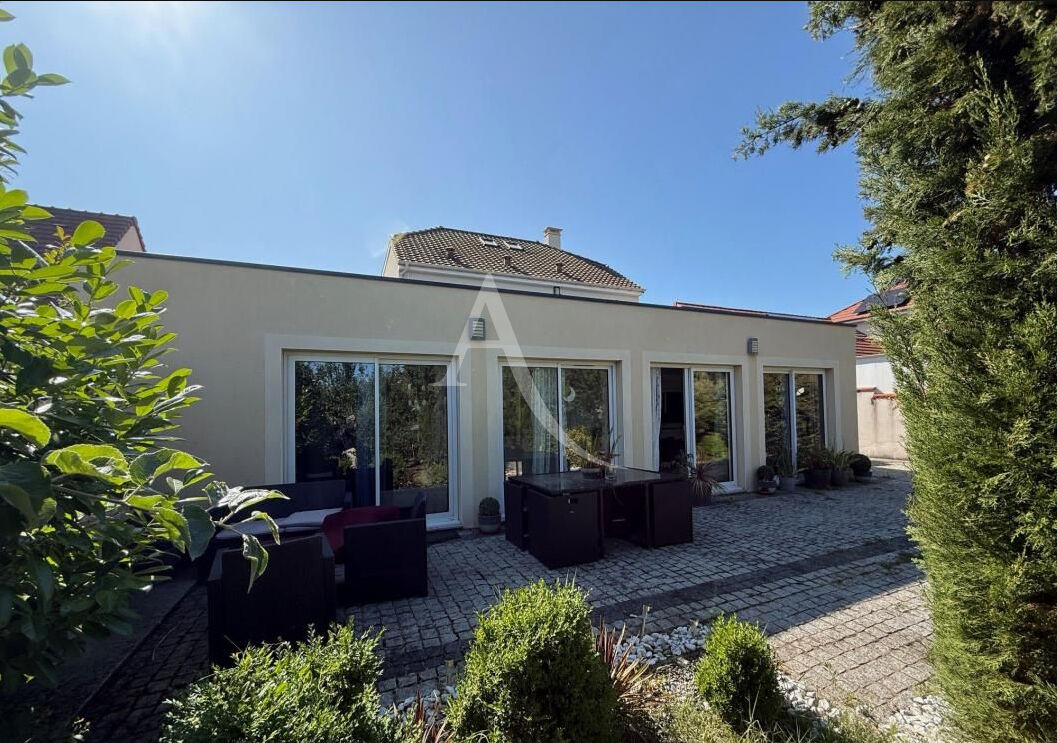 Photo Maison familiale  Sandillon 5 chambres , jardin. image 4/6