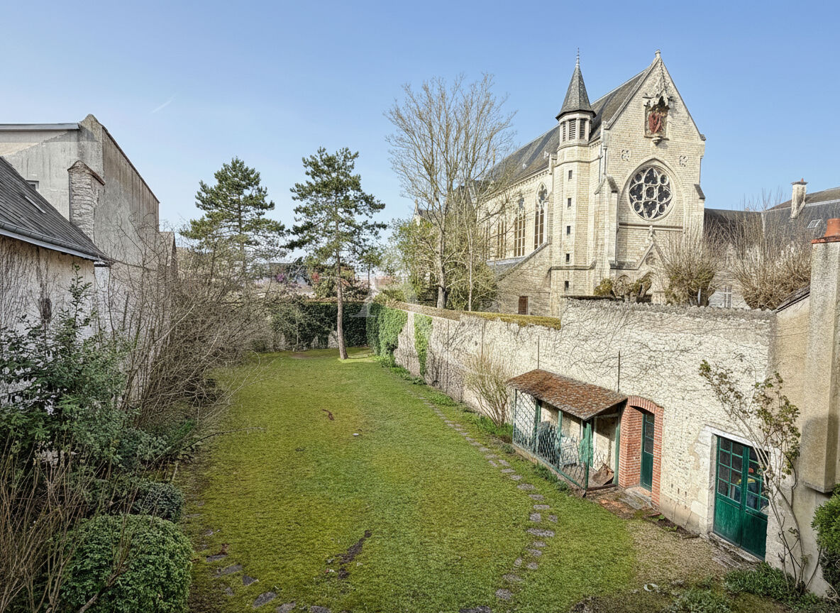 Agence immobilière de 
 CABINET CHESNEAU - CABINET CHESNEAU - Orléans 
