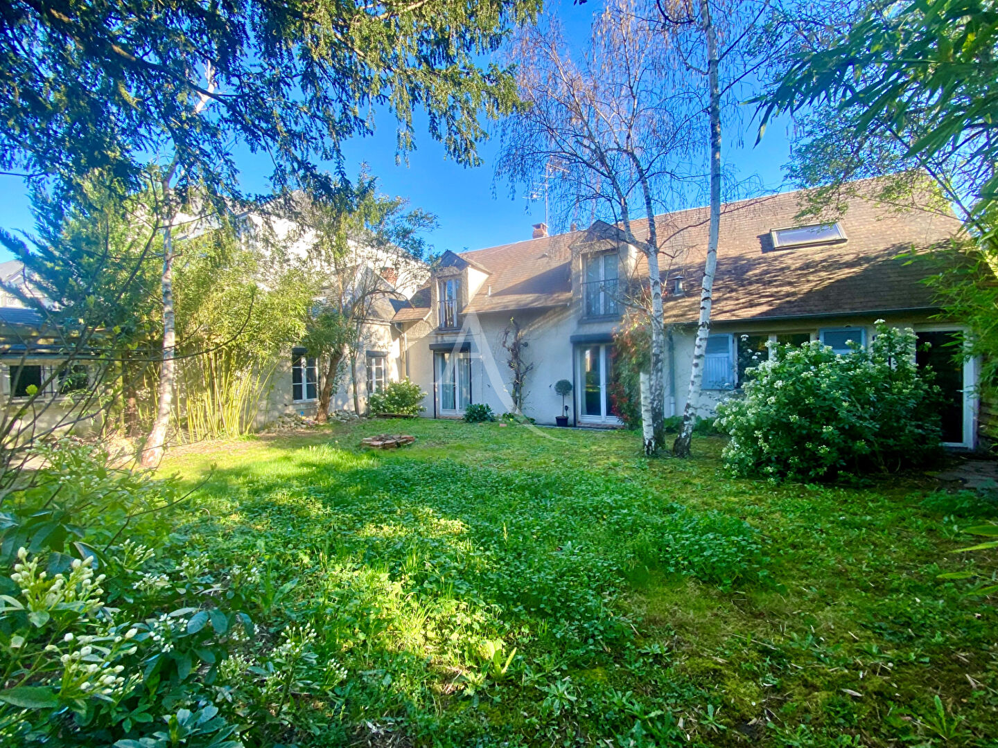 Agence immobilière de 
 CABINET CHESNEAU - CABINET CHESNEAU - Orléans 
