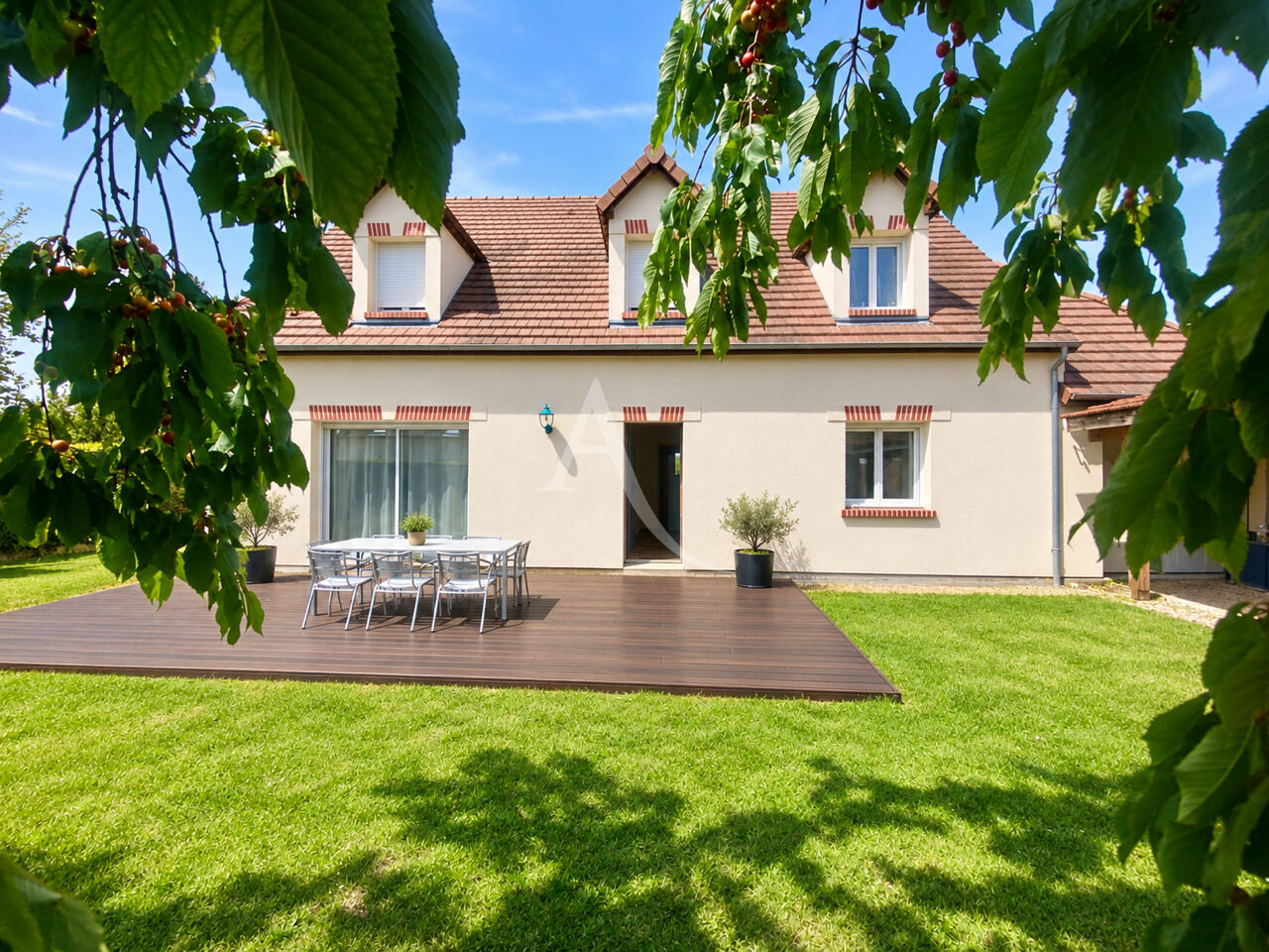 Agence immobilière de 
 CABINET CHESNEAU - CABINET CHESNEAU - Orléans 
