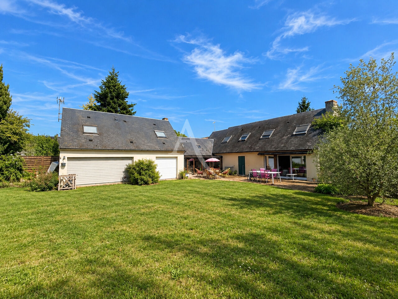 Agence immobilière de 
 CABINET CHESNEAU - CABINET CHESNEAU - Orléans 
