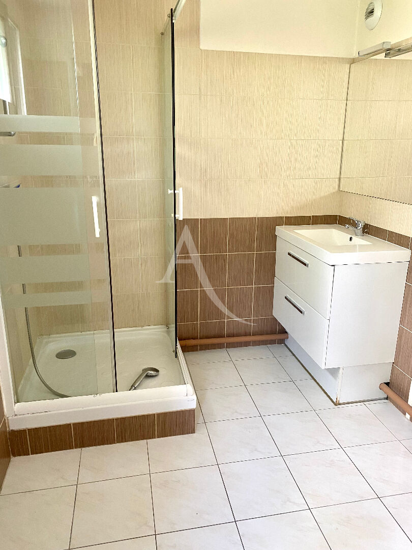 Photo Appartement SAINT JEAN DE BRAYE   2 pièce(s)   50 m2 image 4/4