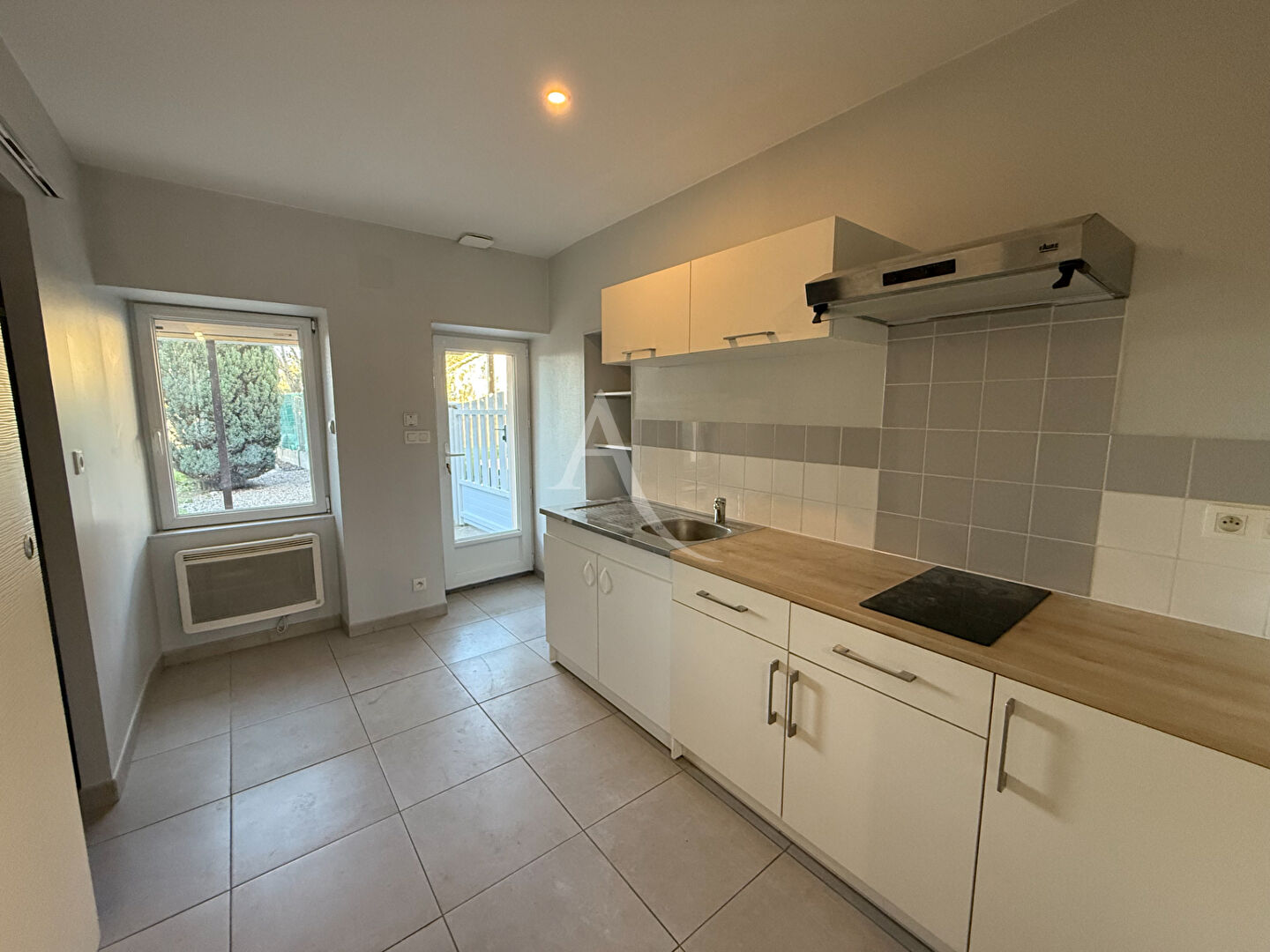 A LOUER SEGRE - Belle petite maison T2 de 33 m2