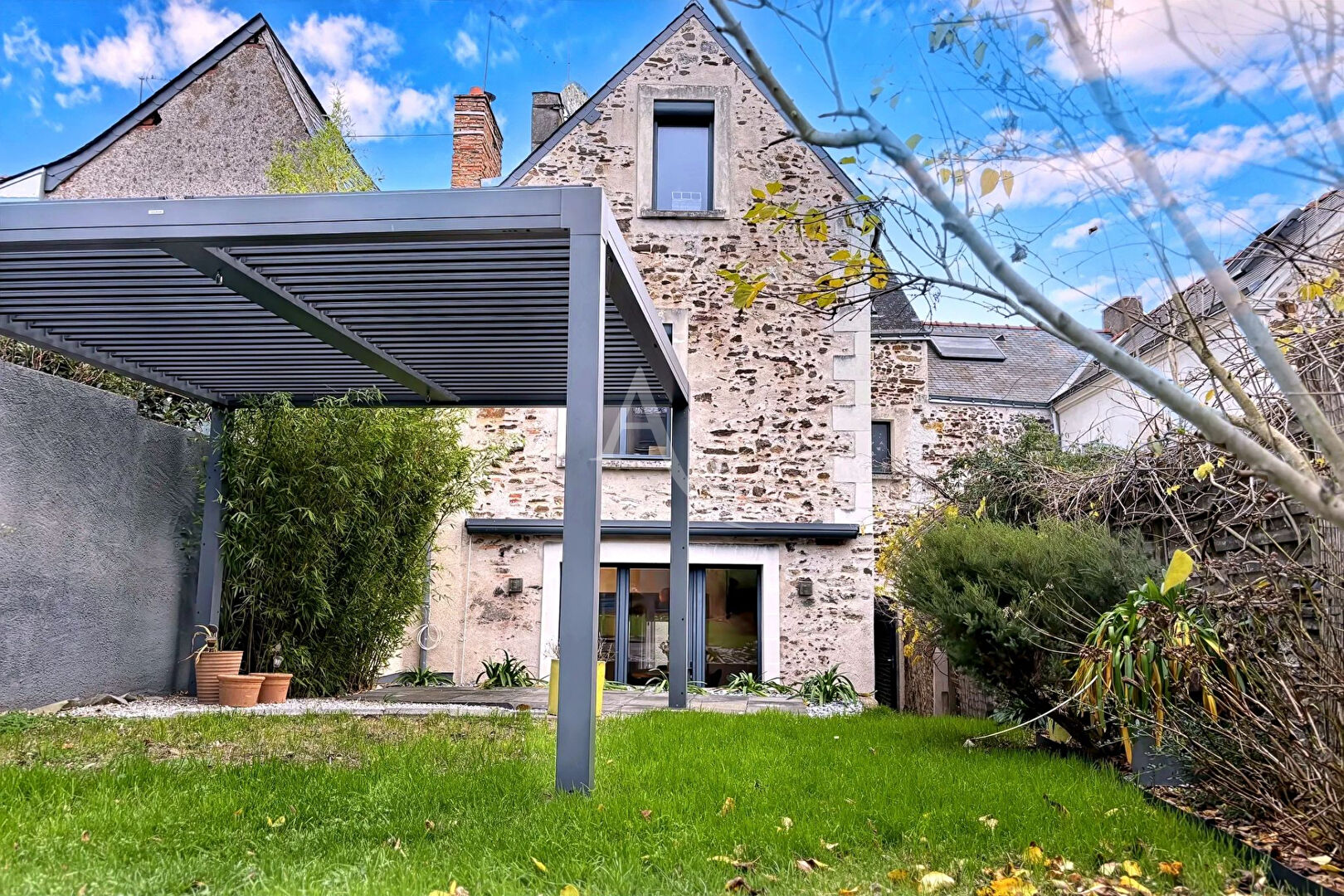 Agence immobilière de 
 L'ADRESSE 49 - L'ADRESSE CHALONNES SUR LOIRE 
