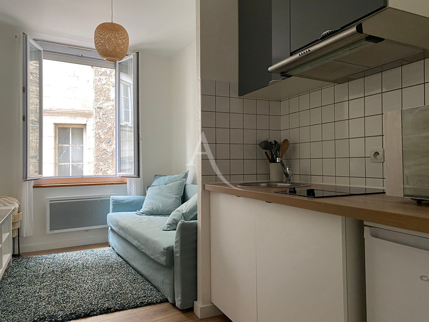 Location: Angers Hypercentre Appt MEUBLE 19 m²