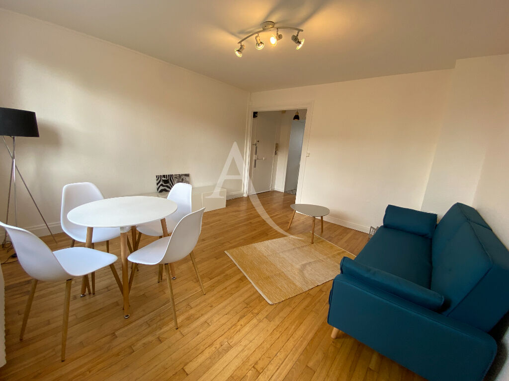 Photo BD JACQUES PORTET - APPARTEMENT T3 MEUBLE DISPONIBLE LE 02/10 image 2/6