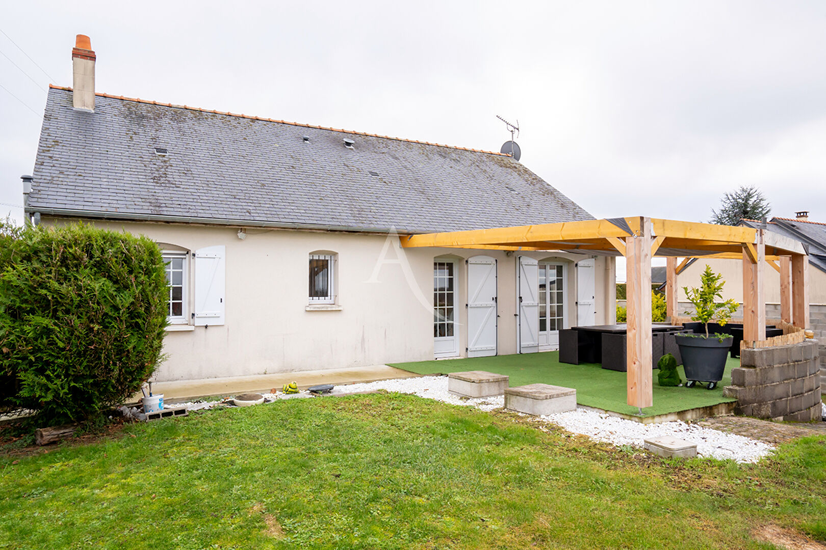Pavillon 3 chambres lumineux avec vue sur les vignes - ÉPIEDS, proche Saumur