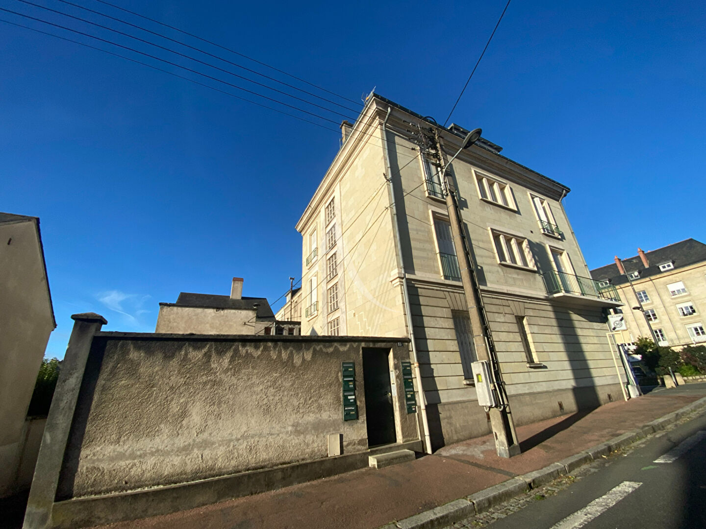 Agence immobilière de L'ADRESSE 49 - L'ADRESSE DE DOUE