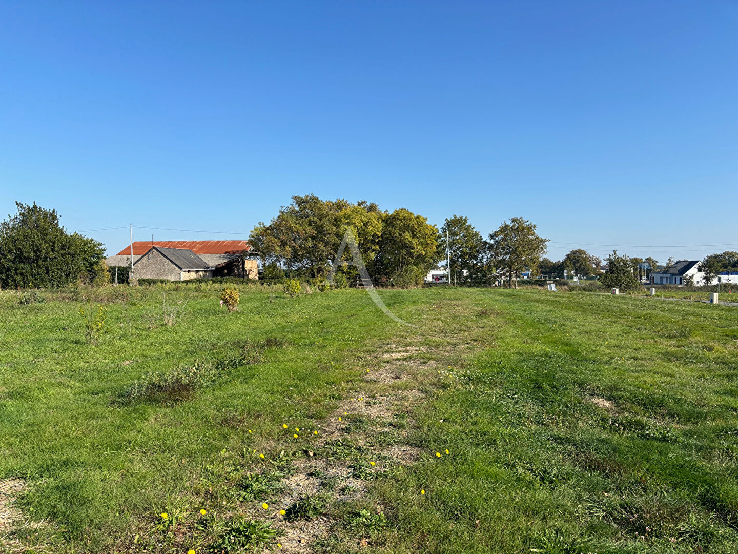 Photo Terrain a bâtir viabilisé bourg de Ligné image 4/6
