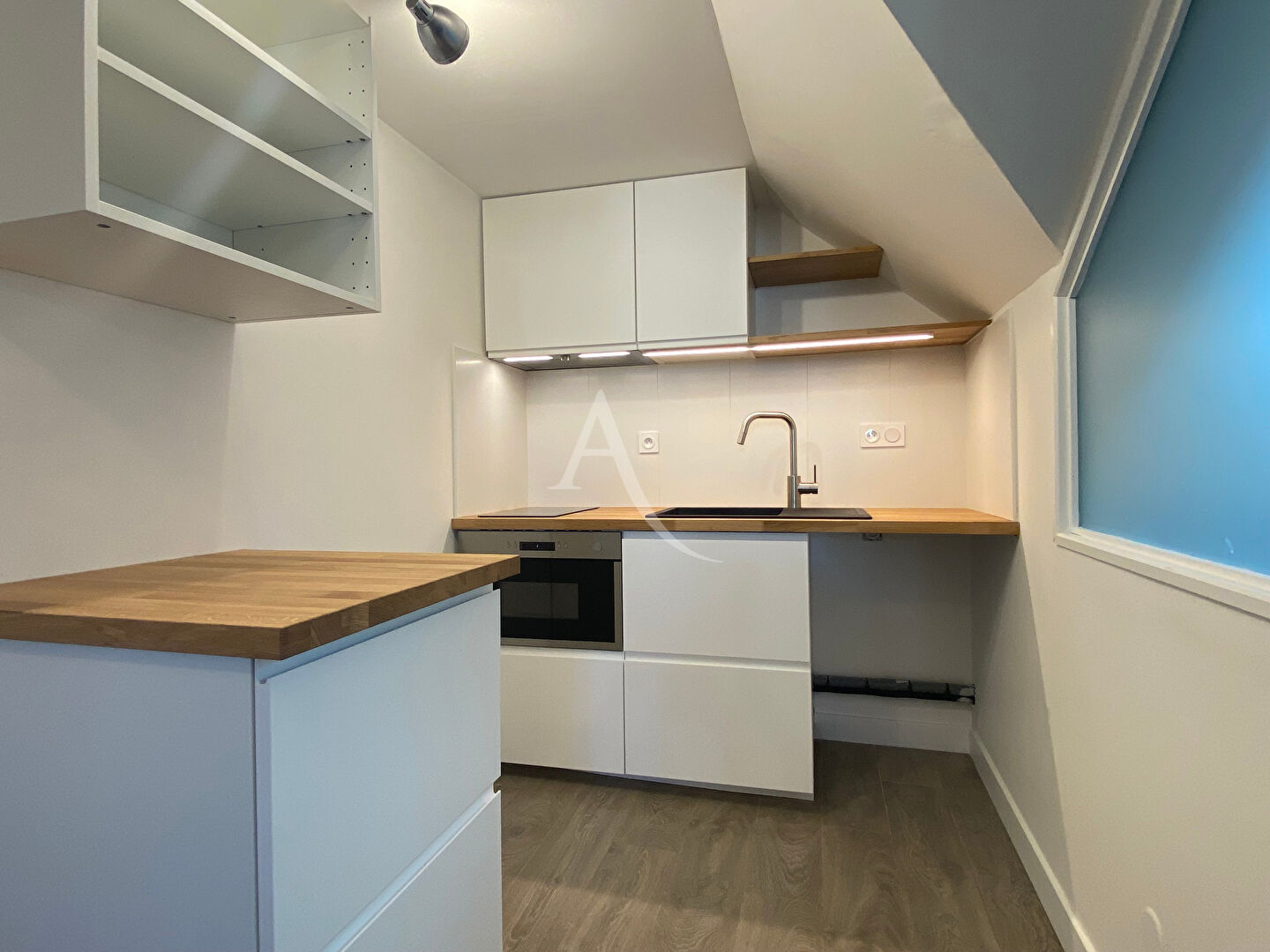 A LOUER Studio rénové à Angers 23 m²