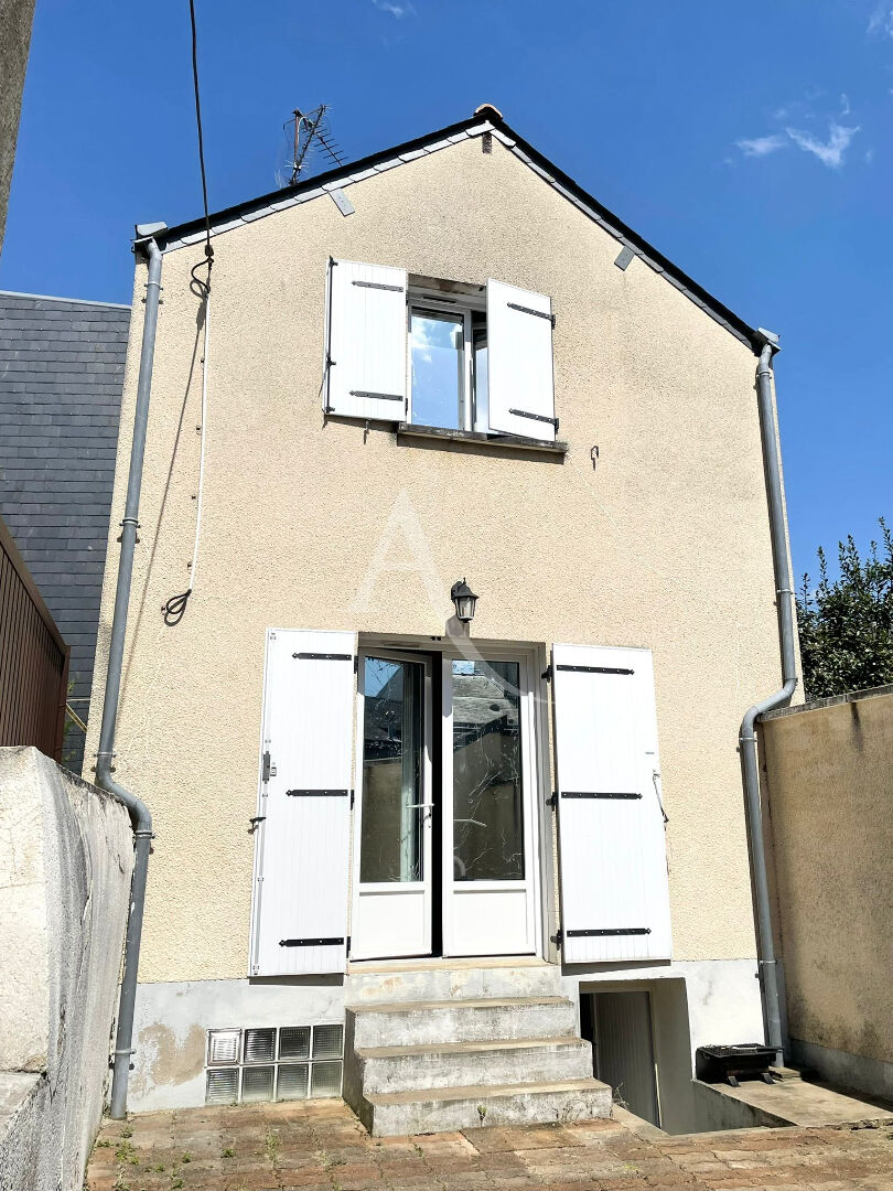 Photo Immeuble de rapport à vendre ? Angers, Rue Victor Hugo ? À rénover / rafraîchir image 2/6