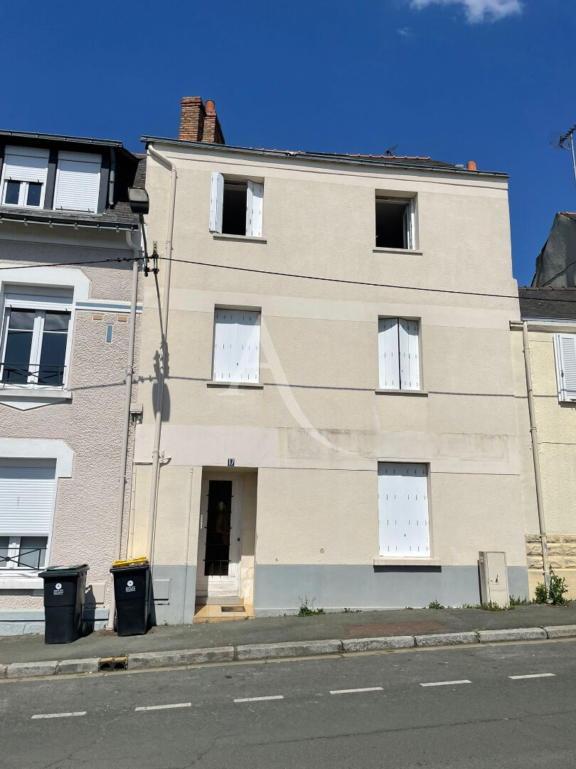Photo Immeuble de rapport à vendre ? Angers, Rue Victor Hugo ? À rénover / rafraîchir image 3/6