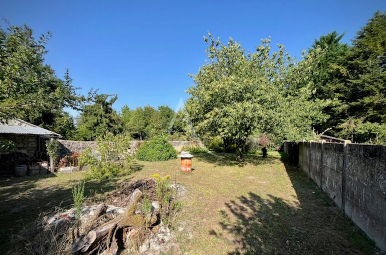 Photo Maison de charme à Noyant Villages avec beau terrain image 5/6