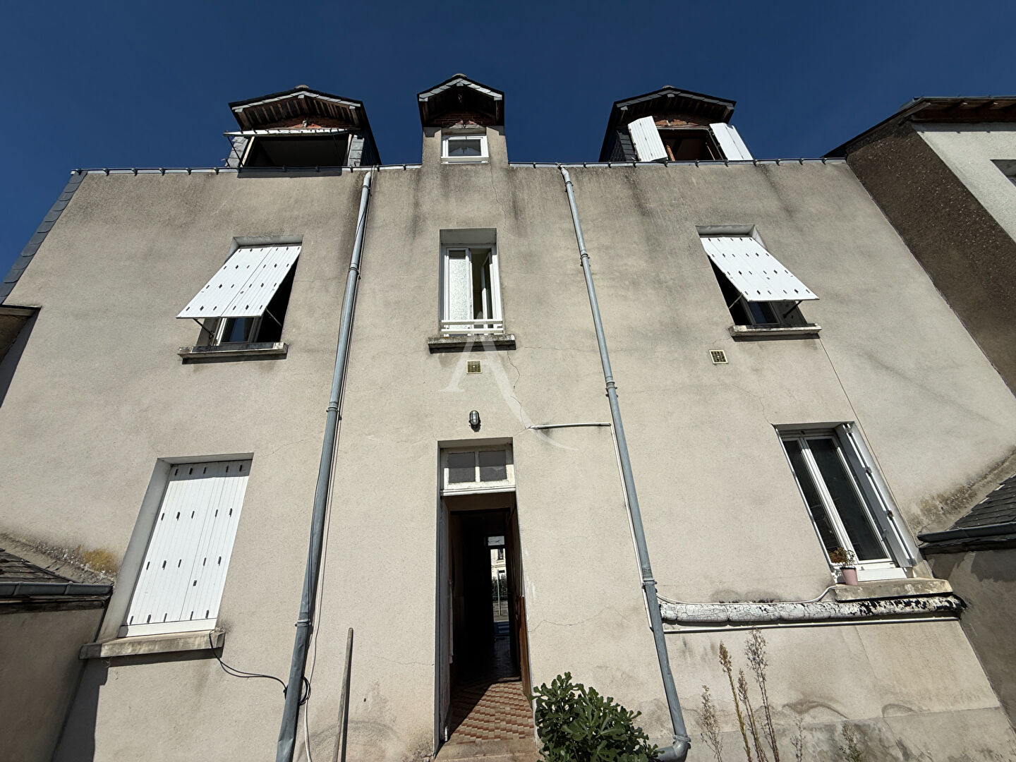 Photo IMMEUBLE LES PONTS DE CE - 4 LOGEMENTS image 2/6