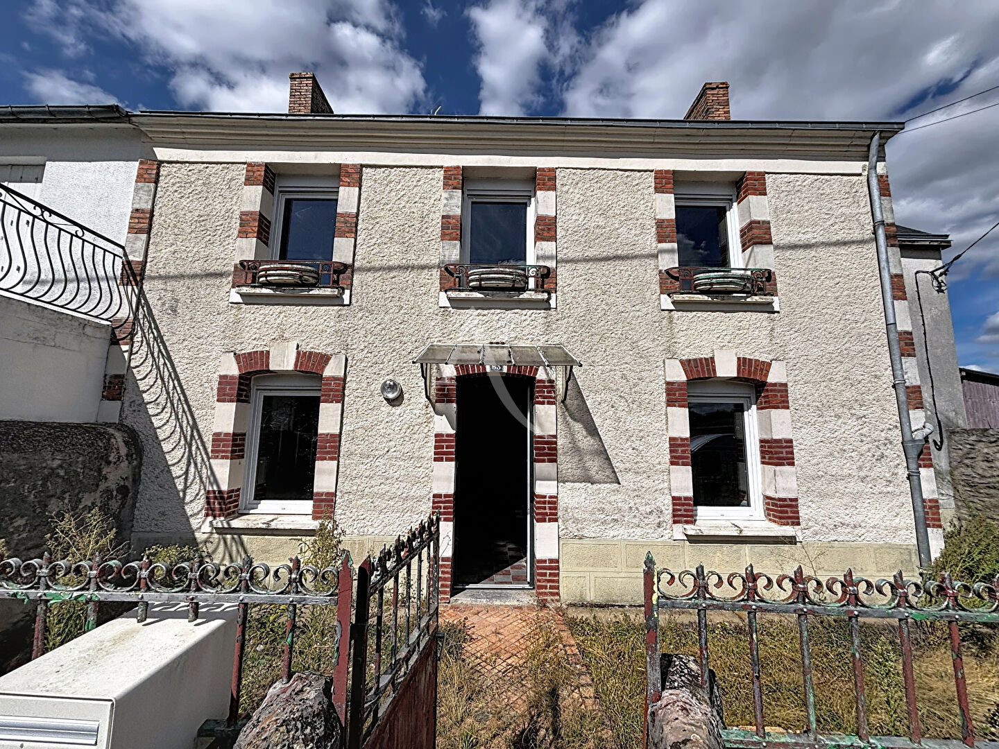 Agence immobilière de L'ADRESSE CHÂTEAU GONTIER