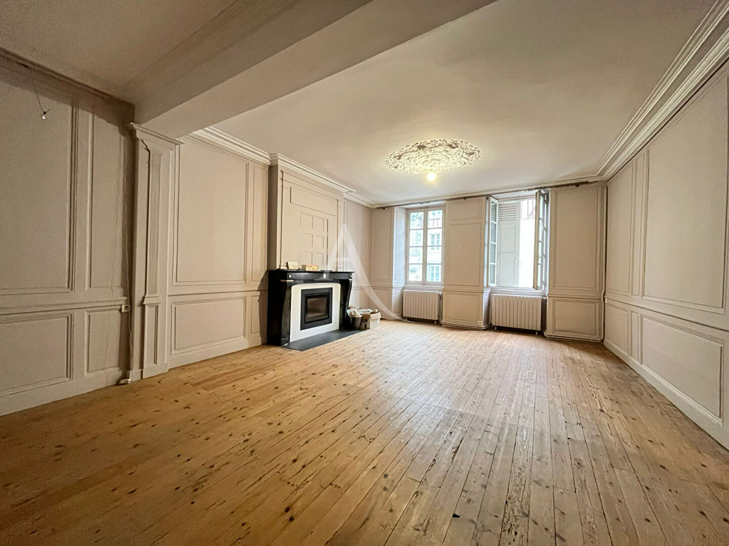 Photo Maison Mayenne 7 pièce(s) 276 m2 image 2/6