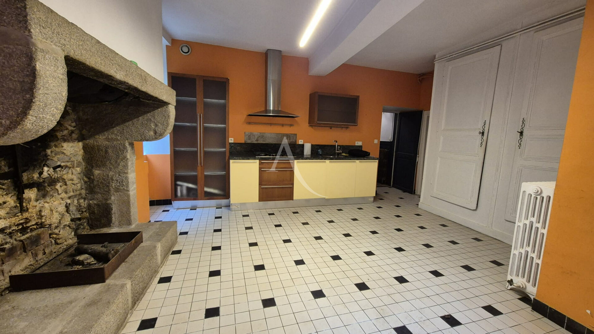 Photo Maison Mayenne 7 pièce(s) 276 m2 image 3/6