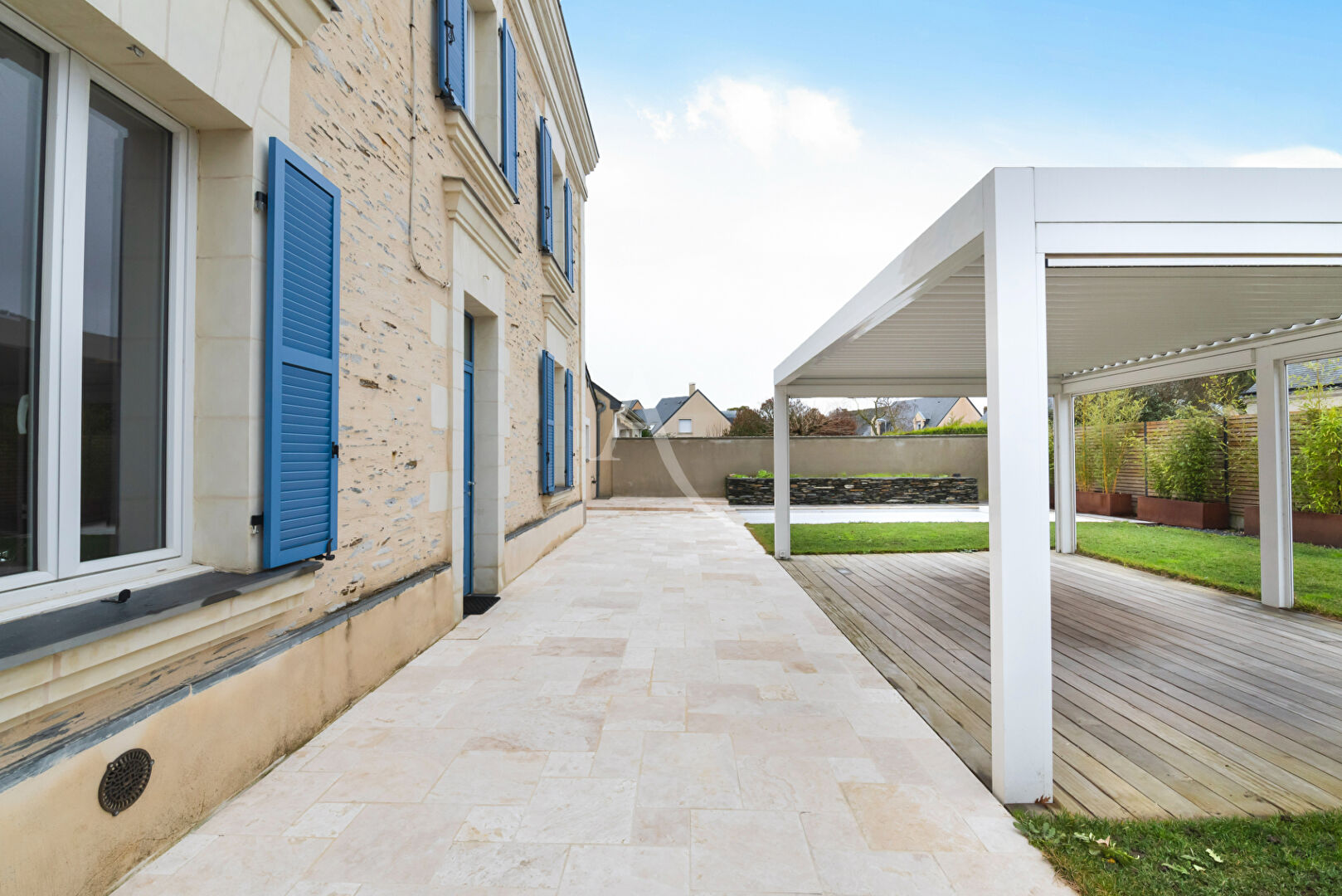 Maison de charme -  ANGERS - 8 pièces 231 m² -