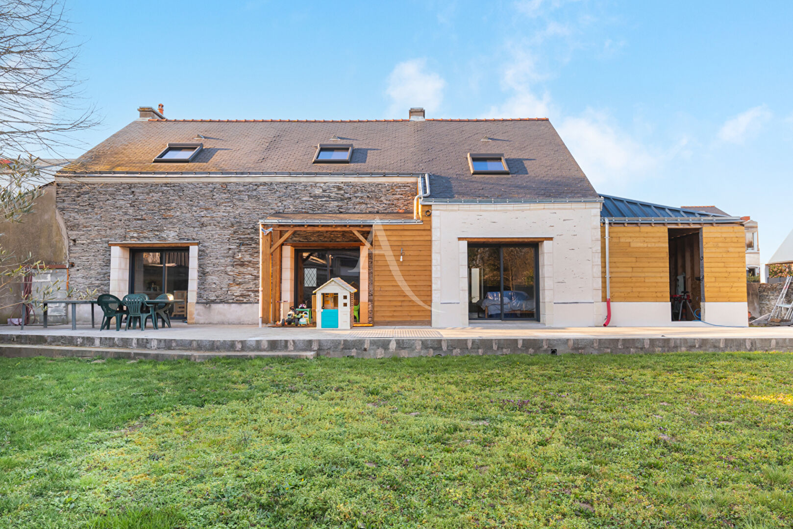 Photo Maison Trelaze 5 pièce(s) 170 m2 image 1/6