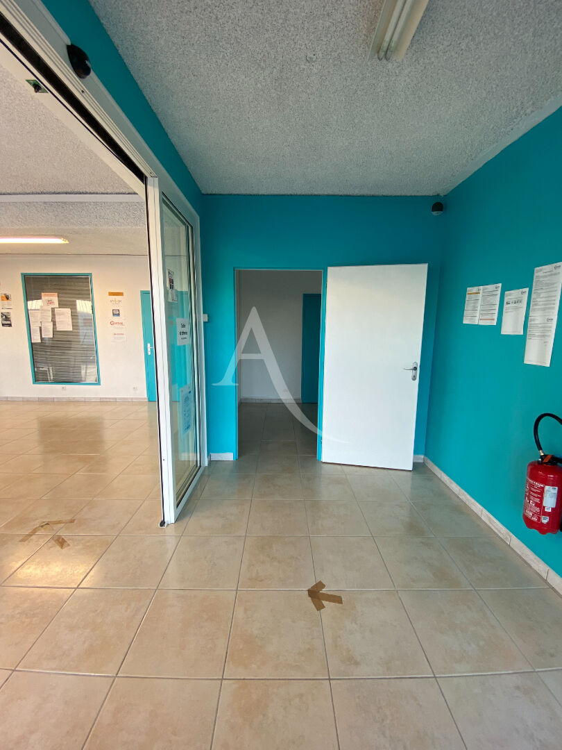 Photo Local commercial - Segre En Anjou Bleu de 186 m2 image 4/6