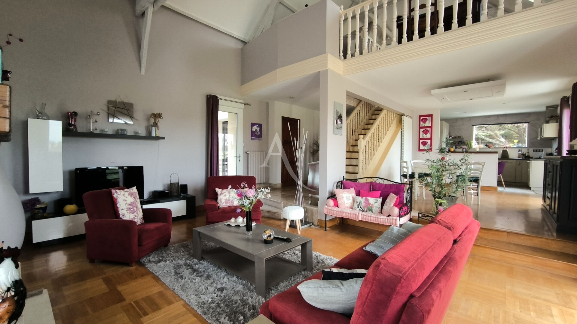 Agence immobilière de L'ADRESSE CHÂTEAU GONTIER