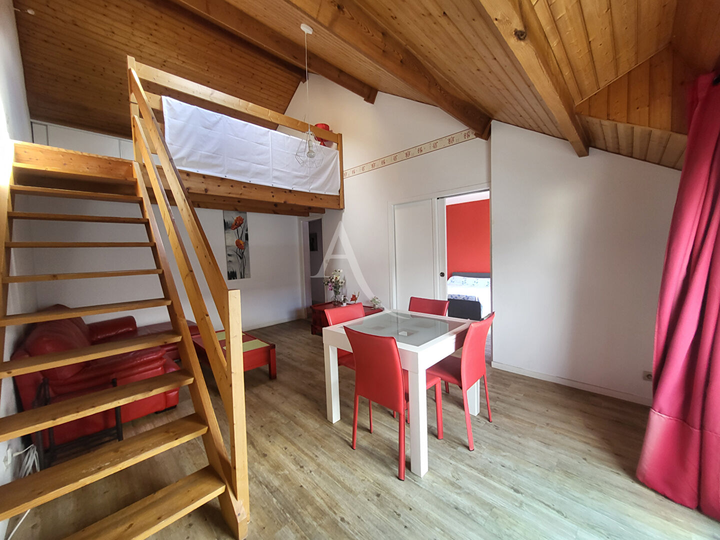 Photo À vendre , Appartement lumineux avec mezzanine et parkings privatifs image 2/6