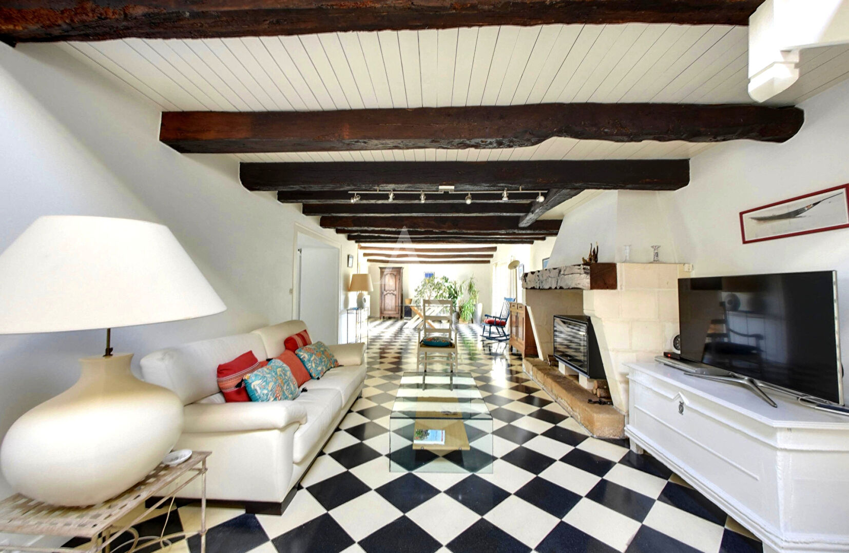 Photo Bâtisse de 215M² en pierre du XVIII siècle à Thairé, La Fondelay image 5/6