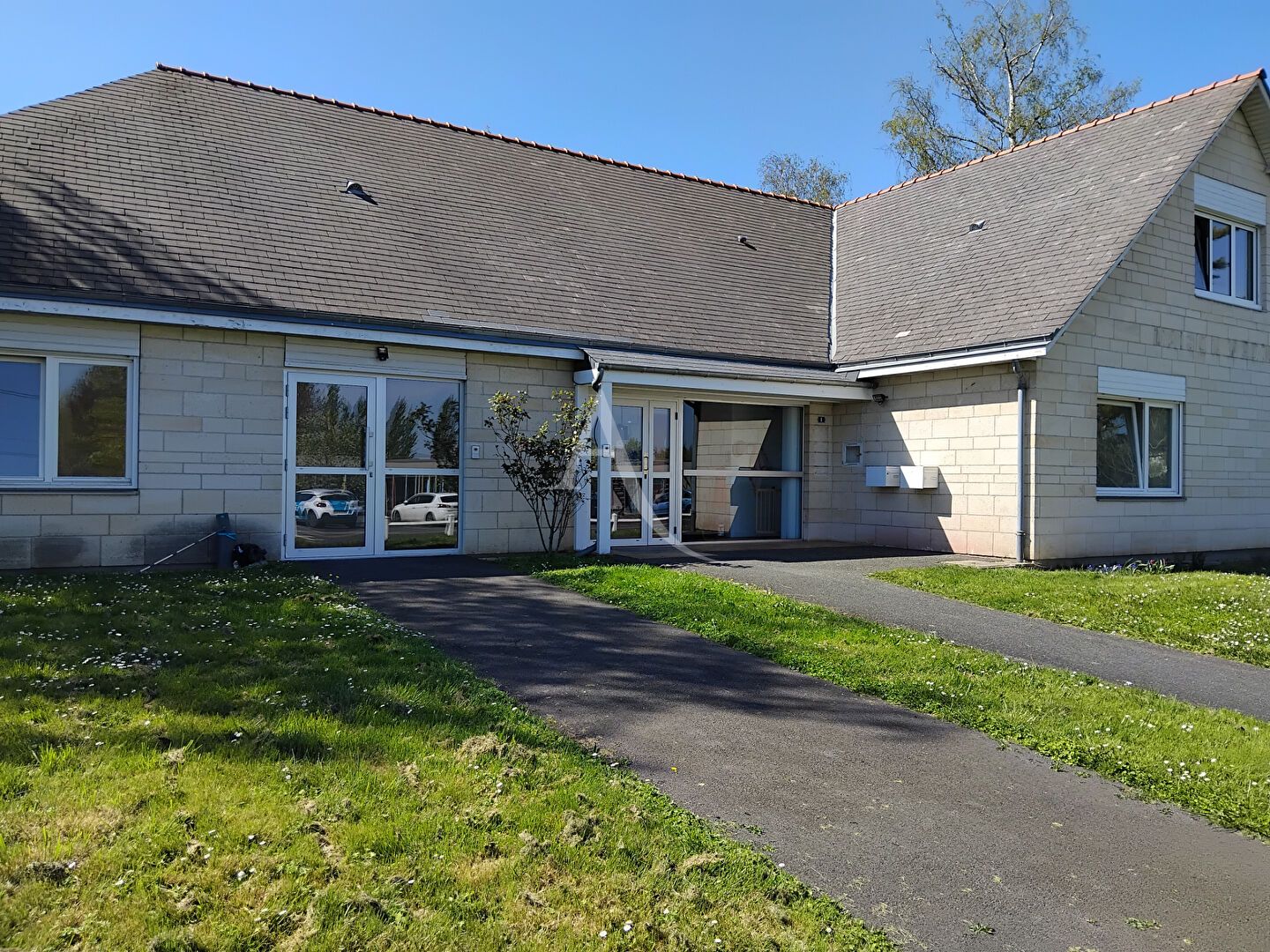 Photo A LOUER LOCAL DE PLAIN PIED proche d'un pôle petite enfance, idéal profession médicale,  paramédicale, bien être image 3/6