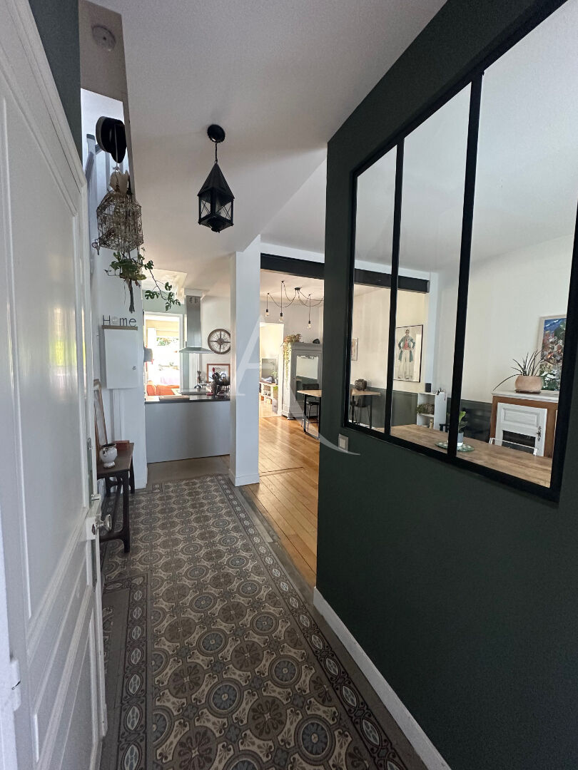 Photo MAISON 4 CHAMBRES JARDIN GARAGE ET CAVE DANS LE TRIANGLE D'OR image 2/6