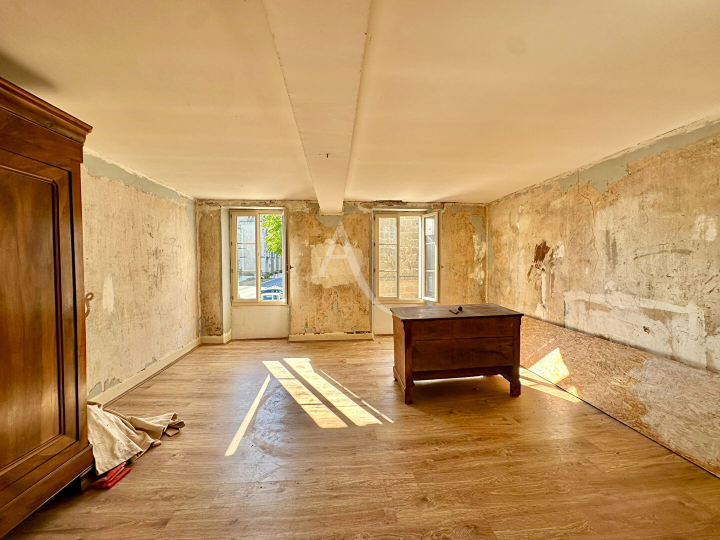 Photo Ensemble maison + ancienne boucherie SAINT GEORGES SUR LAYON image 3/6