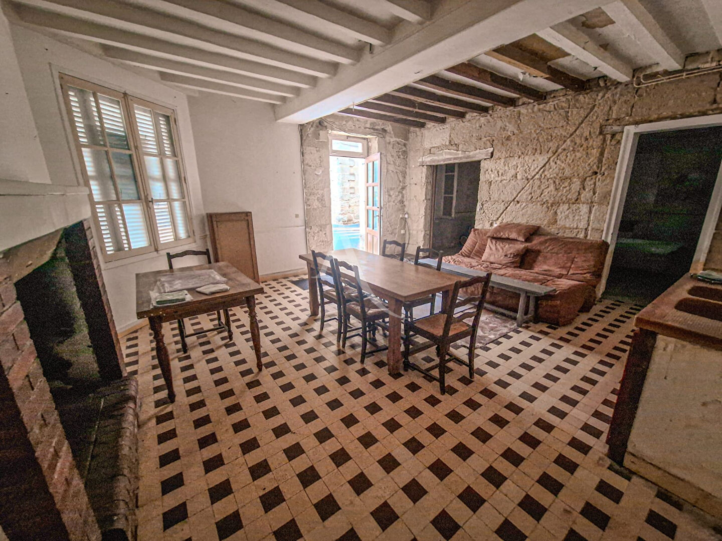 Photo Ensemble maison + ancienne boucherie SAINT GEORGES SUR LAYON image 5/6