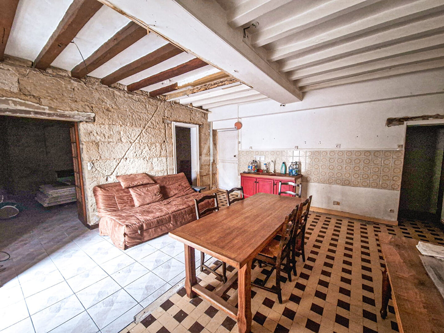 Photo Ensemble maison + ancienne boucherie SAINT GEORGES SUR LAYON image 6/6