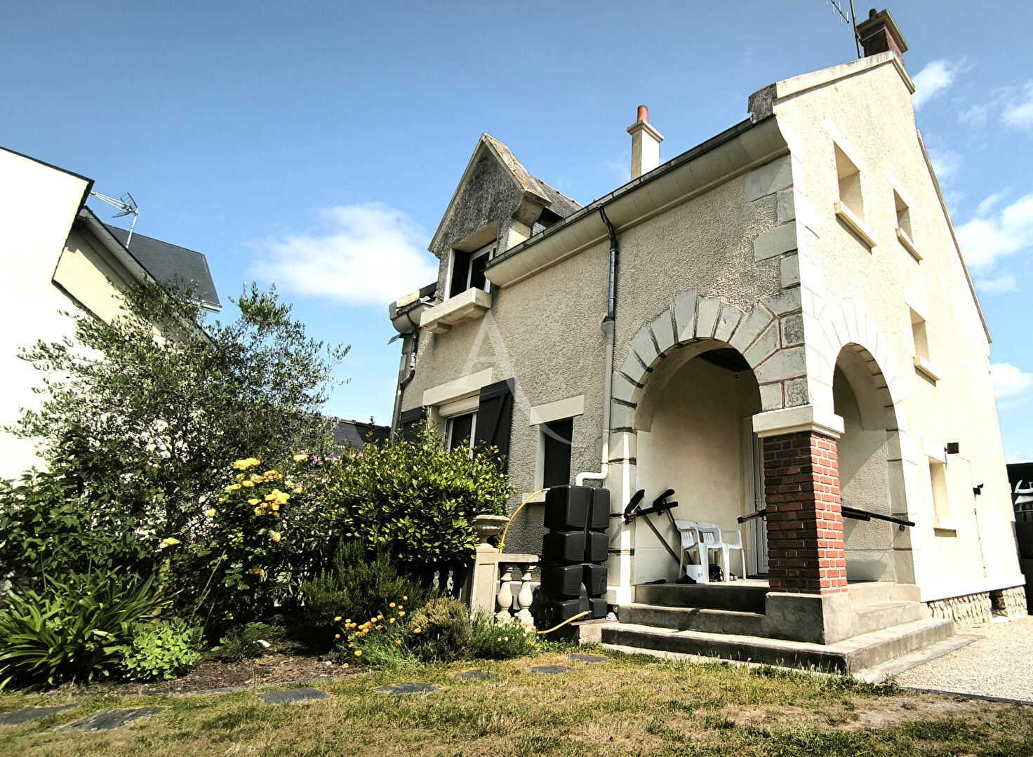 Photo Maison DOUE LA FONTAINE 6 pièce(s) 115. m2 image 1/6