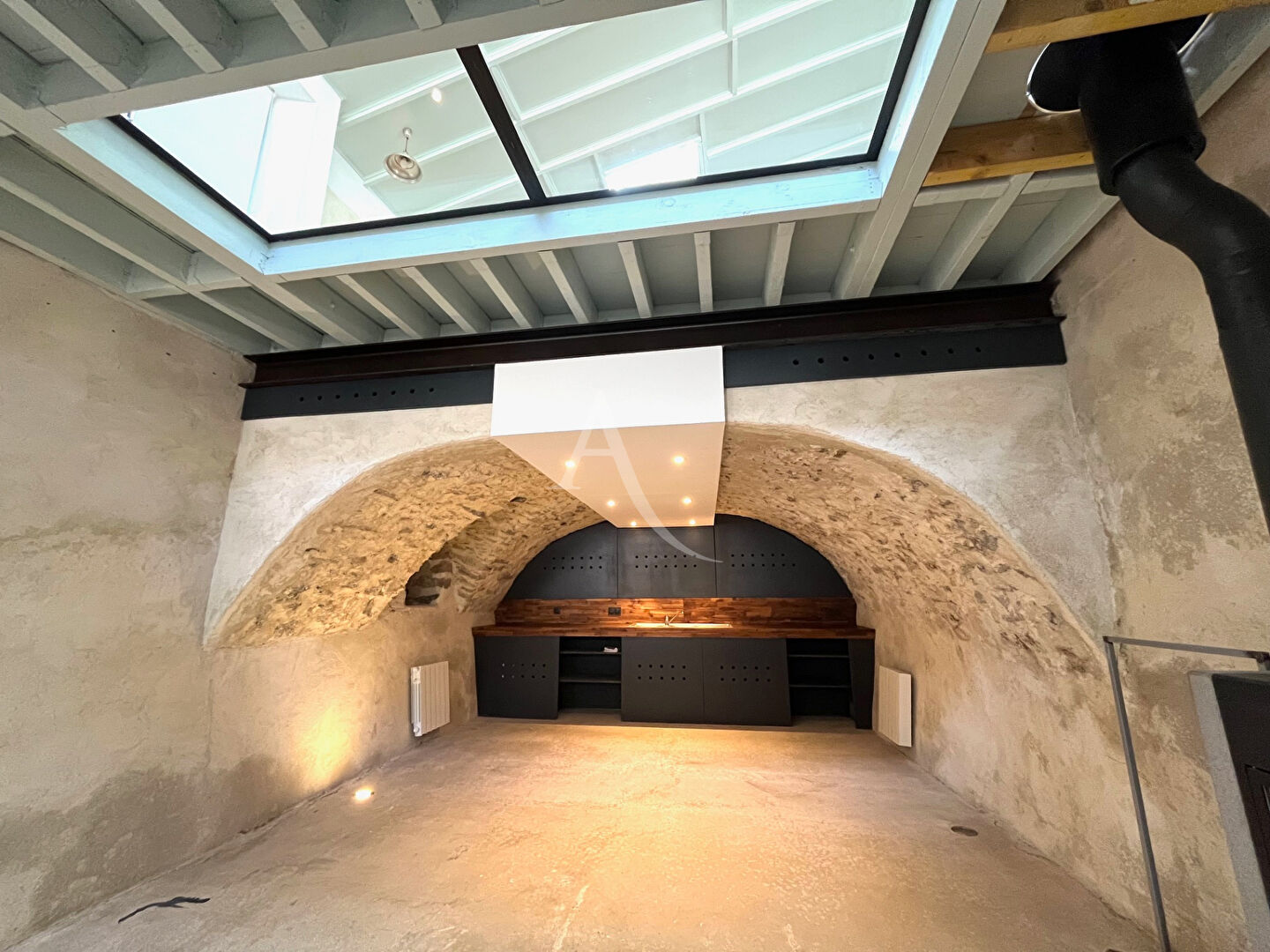 Bien rare à Laval !! Atelier d'artiste rénové au coeur de la ville