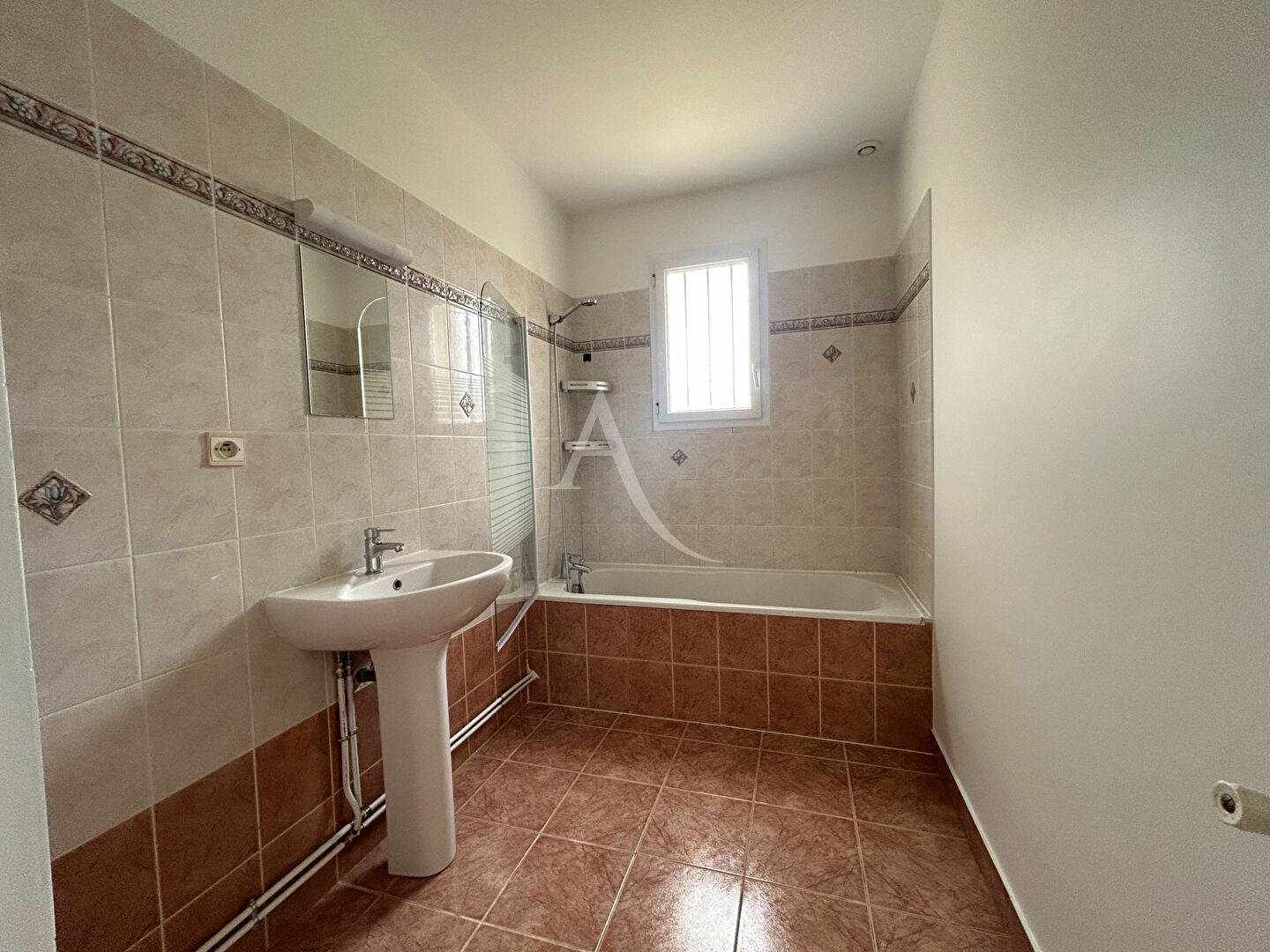 Photo Maison T4 - PLAIN PIED - LA ROCHE-NEUVILLE image 3/6